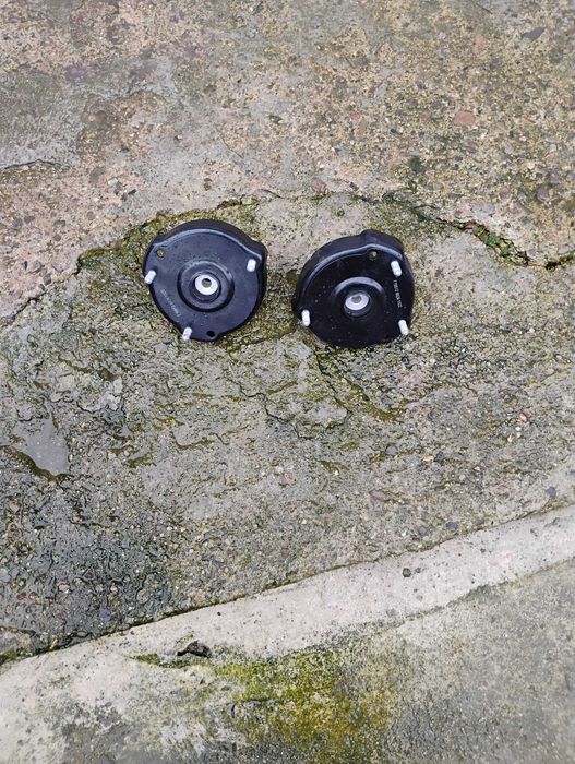 Продавам задно окачване въздушно за mercedes e220