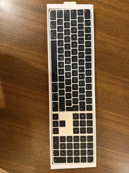 Apple Magic Keyboard cu Numeric Keypad+Touch ID - Silver