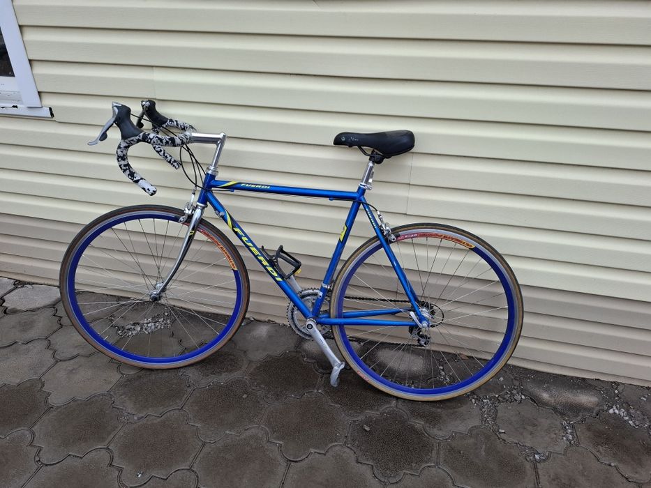 Продам шоссейный велосипед, размер М, Shimano 105