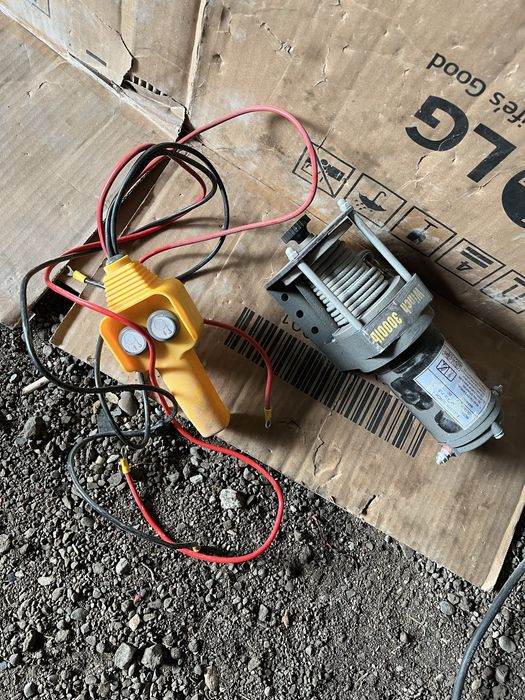 лебедка Лебёдка 30.000 новая для авто или можно в гараж поднимать вещи