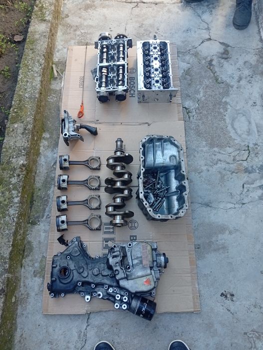 Глава за Vw touran 2013г 150кс ecofuel  и други части за двигателя