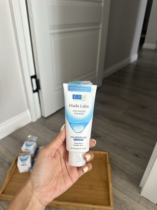 Hada Labo Advanced Nourish Hyaluronic Acid Cleanser (100g)