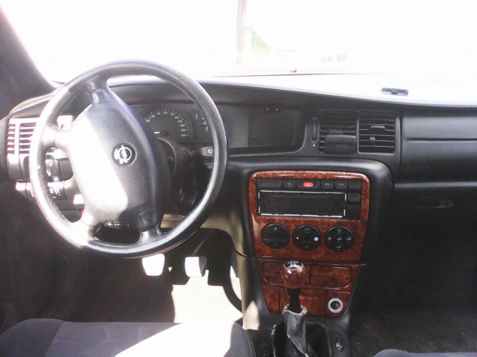 опел вектра б opel vectra B 1.8бенз. седан само на части