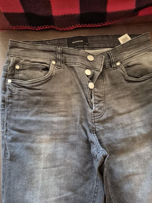 Продавам дънки като нови