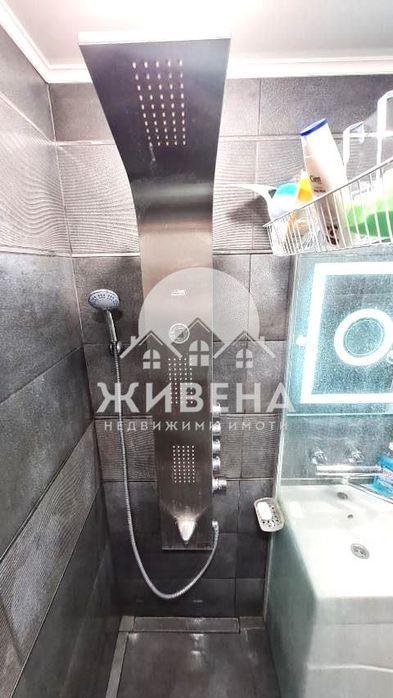 Продавам панелен 4-стаен апартамент, кв. Владиславово