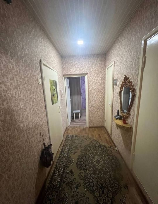 Срочно Продаётся Ойбек 2/6/9 ремонт чистый без мебелья локации топ !