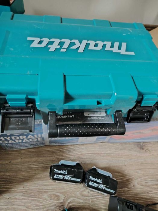 Професионален къртач Makita HM0871C