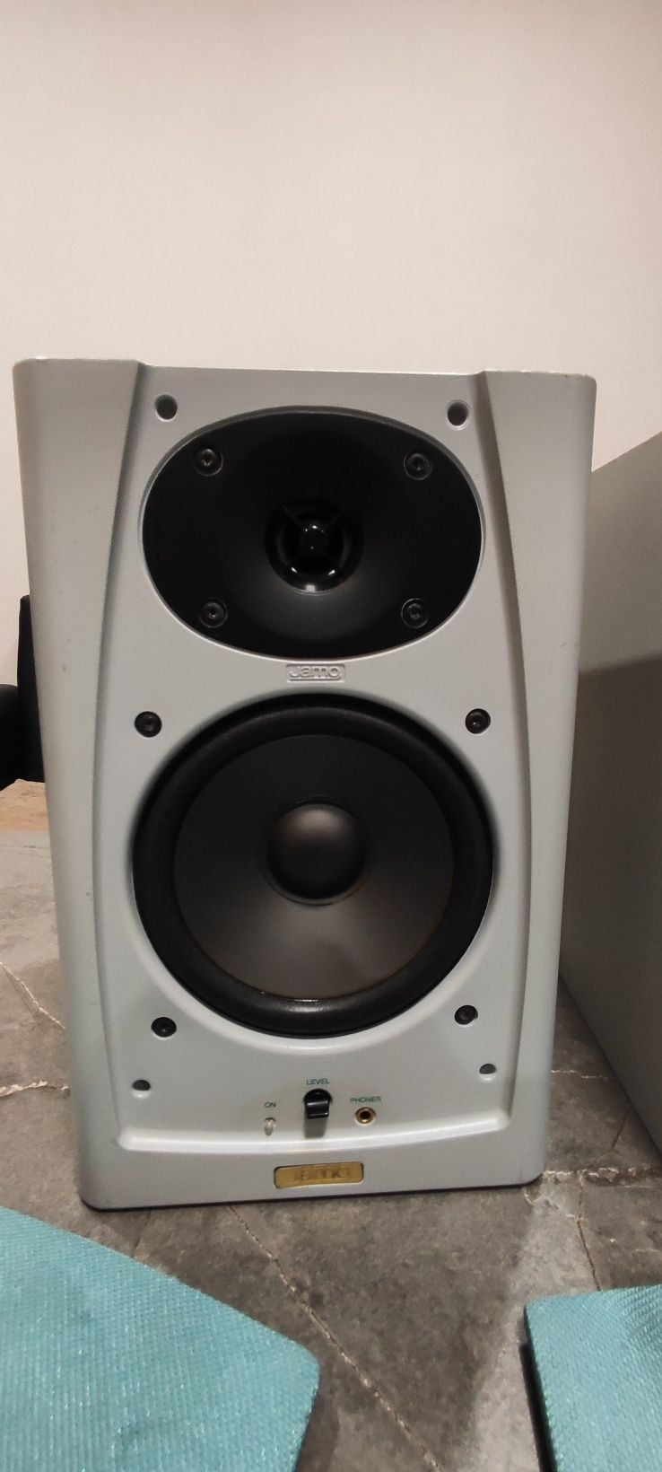 jamo multimedia cs5 

Multimedia Speaker CS5

M