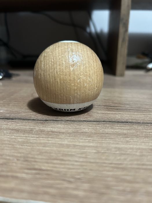 Bile de la kendama krom pop sticky .