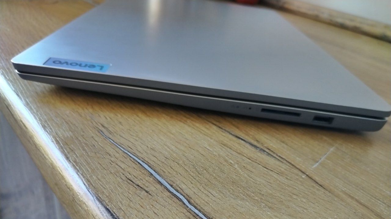 Ноутбук сотилади холати а'ло даражада 
Модель : lenovo ideapad 1 15gl7