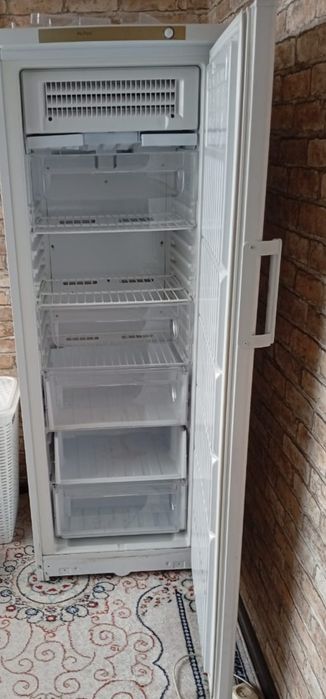 Продам морозильник камеру