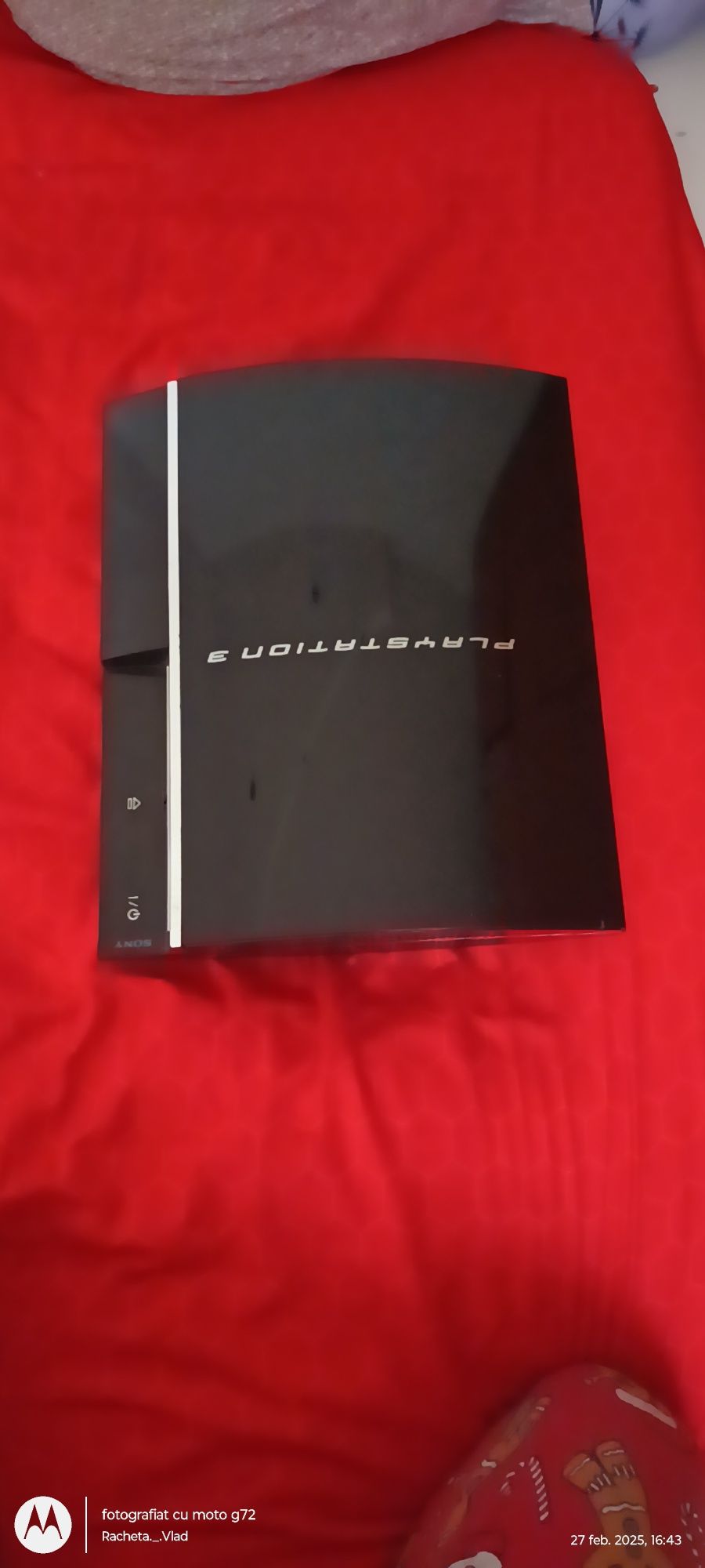 Vand  PS 3, problemă nu citește discul