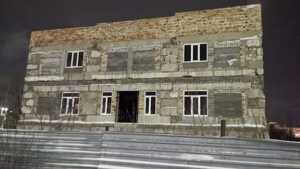 Продам коммерческое здание с землей в центре Экибаса