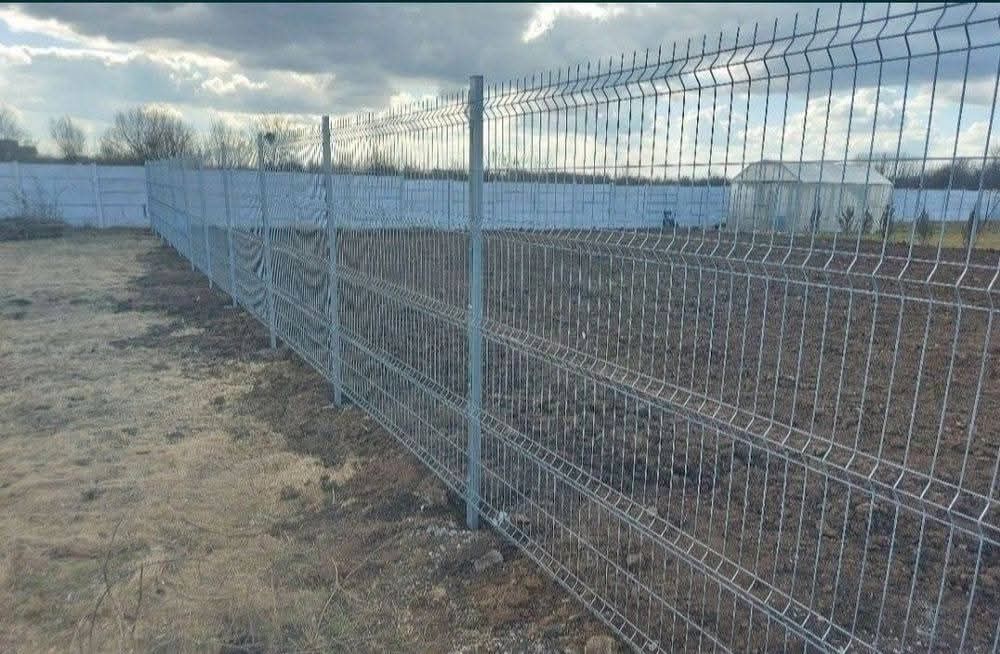 Executam garduri din plasa bordurata, tabla cutata,sipca metalica