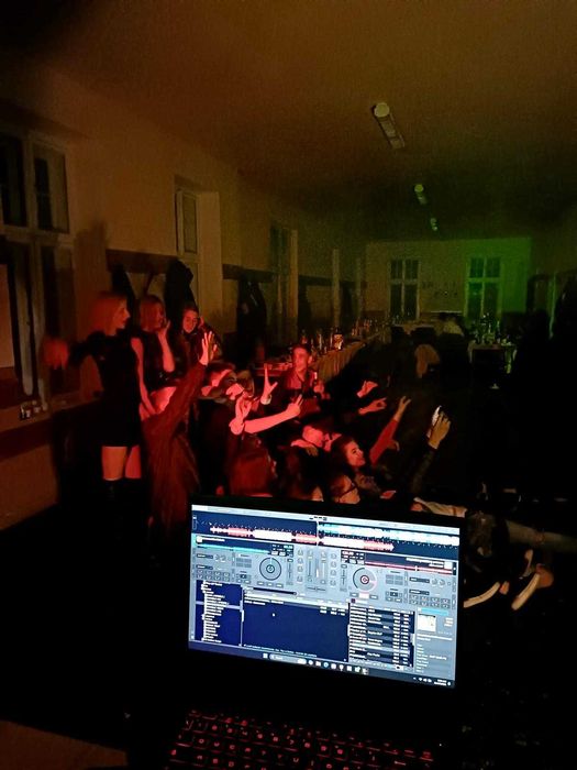 DJ & MC - Evenimentul tau, pasiunea noastra!