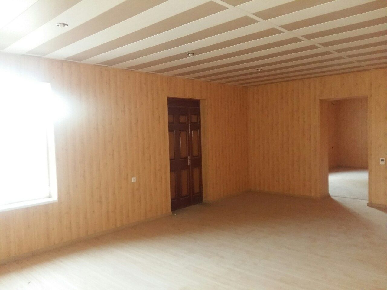 Xovli uy sotiladi