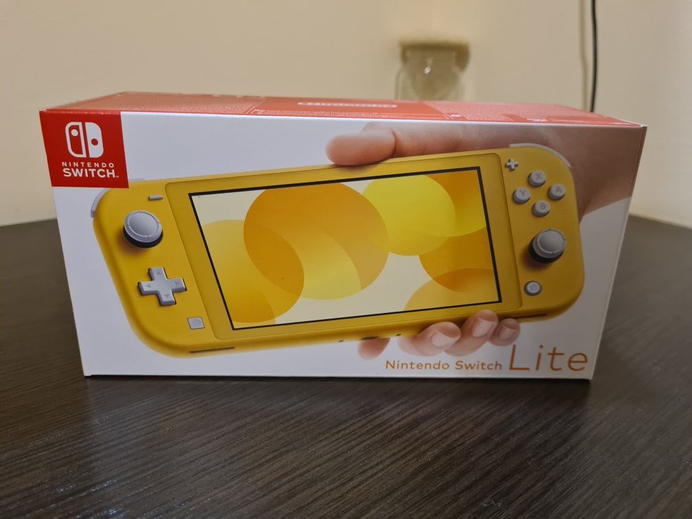 Nintendo switch lite + 2 чехла