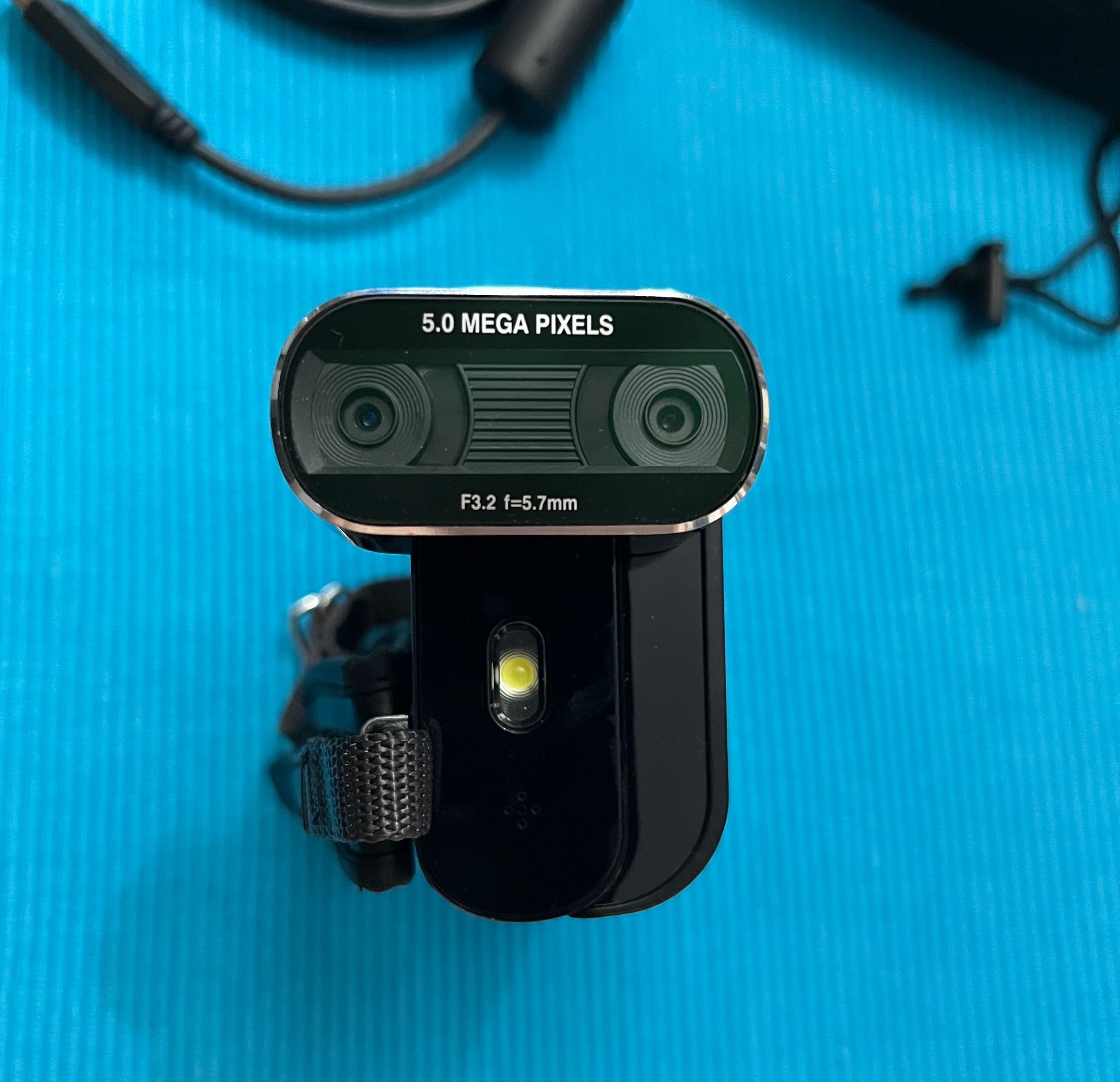 Minicamera video 3D LG Cinema IC330