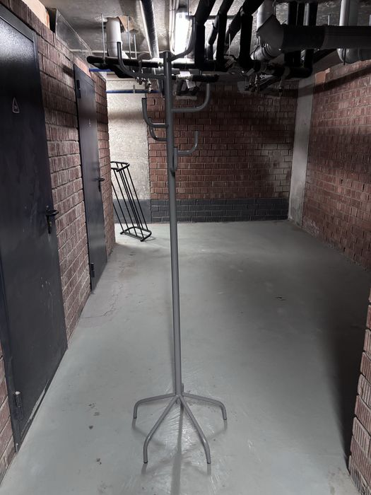 Вешалка металлическая