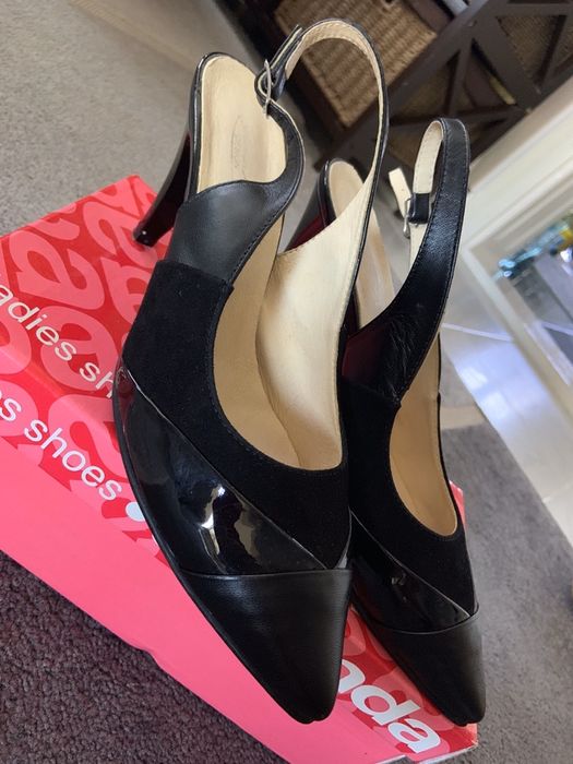 Pantofi piele, in stare foarte buna !