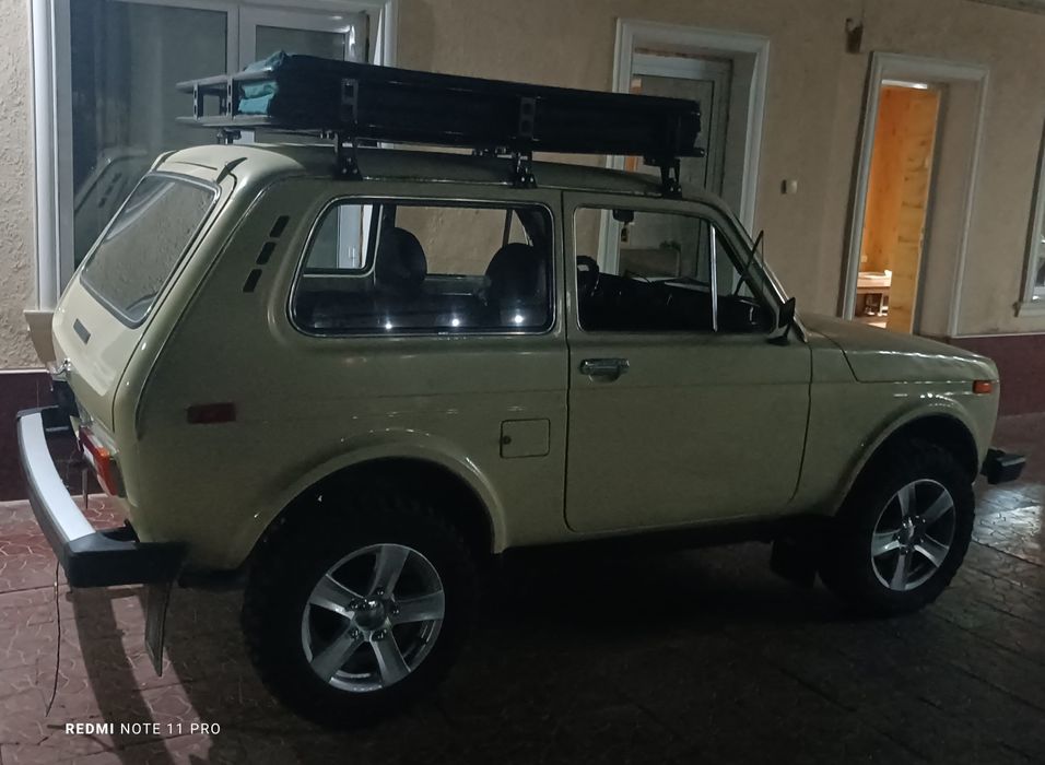 Стоковая НИВА 2121 со времён СССР в идеальном состоянии