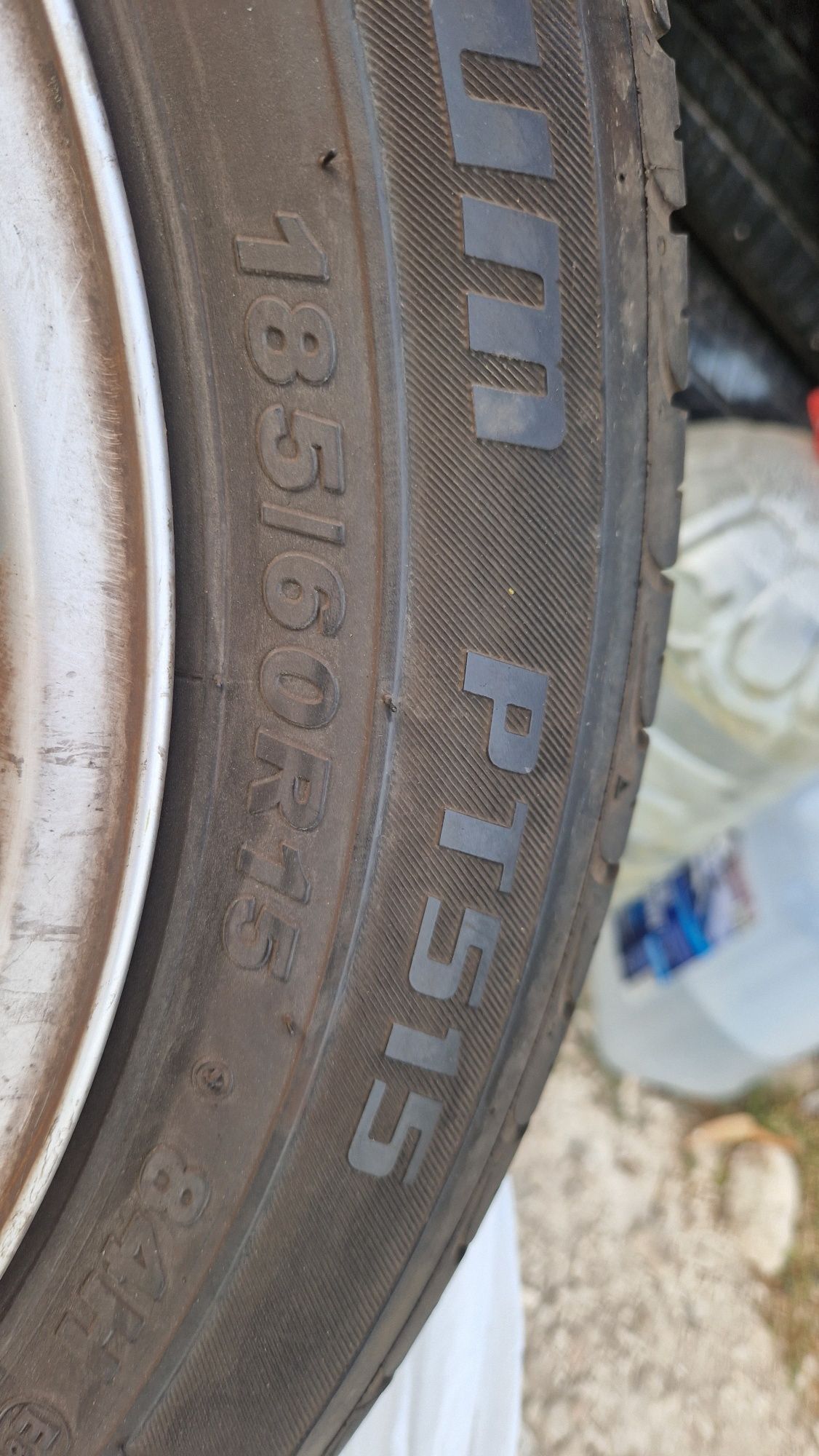 Алуминиеви джанти 15 цола с 2 нови летни гуми 185/60R15