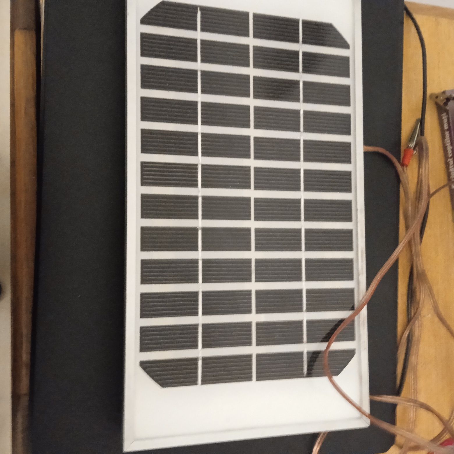 Panou solar pentru baterii auto
