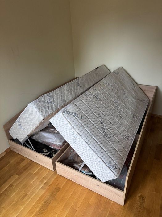 гардероб с две ъглови легла