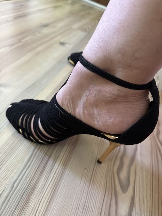 Официални сандали Zara