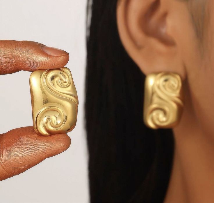 Серьежки в стиле Old money