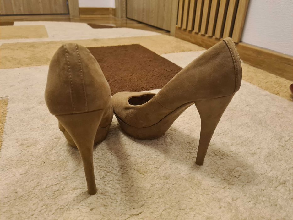 Pantofi, Stradivarius