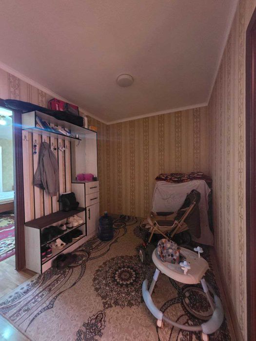 Продаётся 2х комн квартира на 4 этаже Ор-р Овир Университет