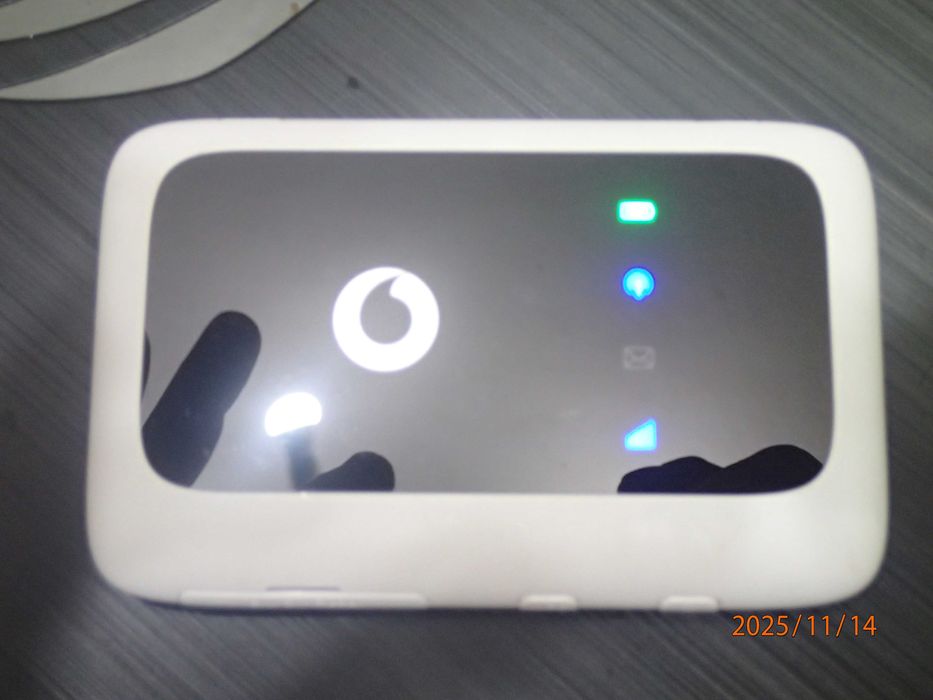 Router/Hotspot 4G cu acumulator: ZTE R216-Z - liber in orice retea