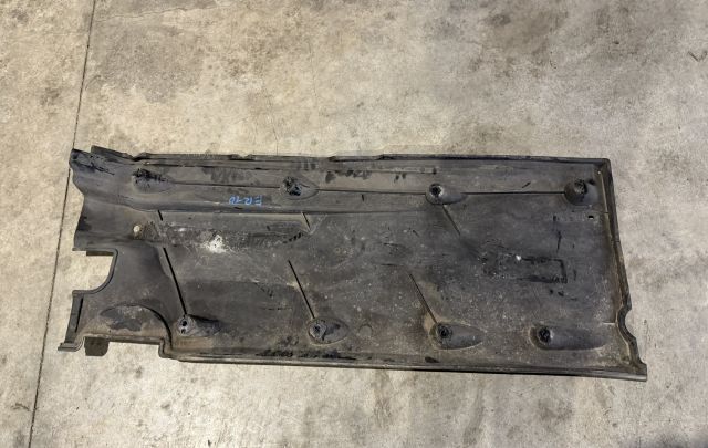 Scut longitudinal stanga 5N0825201B Volkswagen VW Tiguan prima genera
