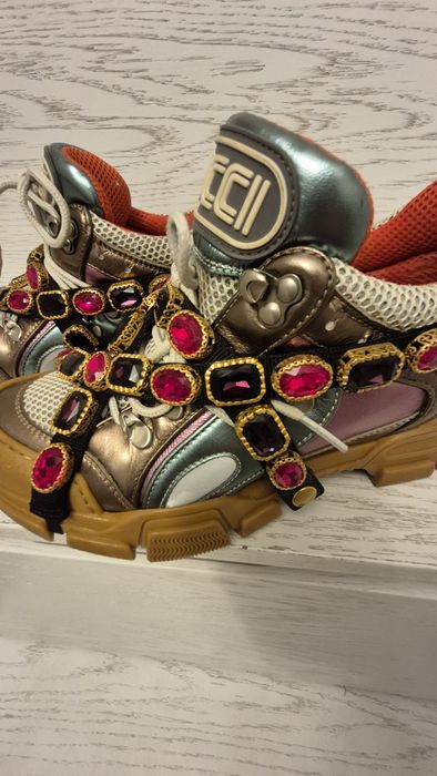 Оригинални изключително запазени маратонки Gucci