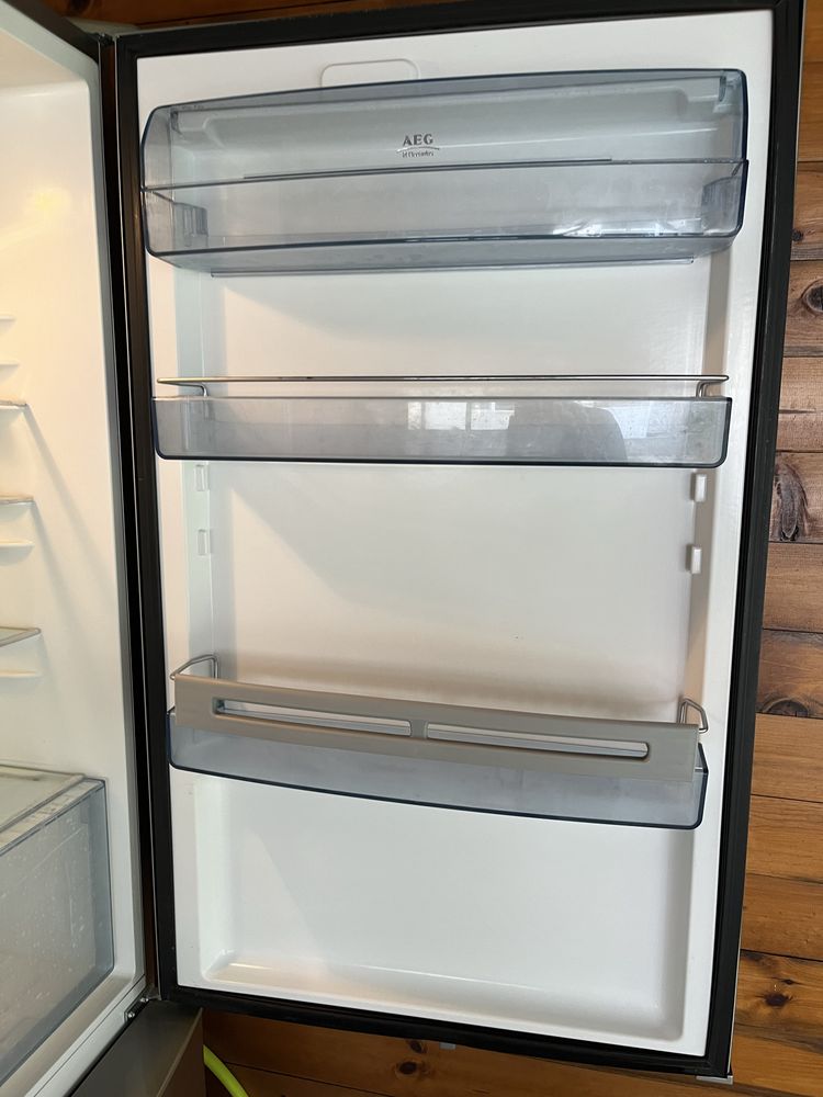 Комбиниран хладилник с фризер AEG Santo
