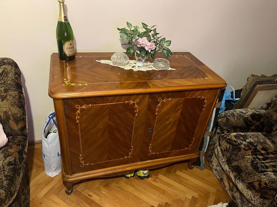 Vand mobila living, si bucatarie