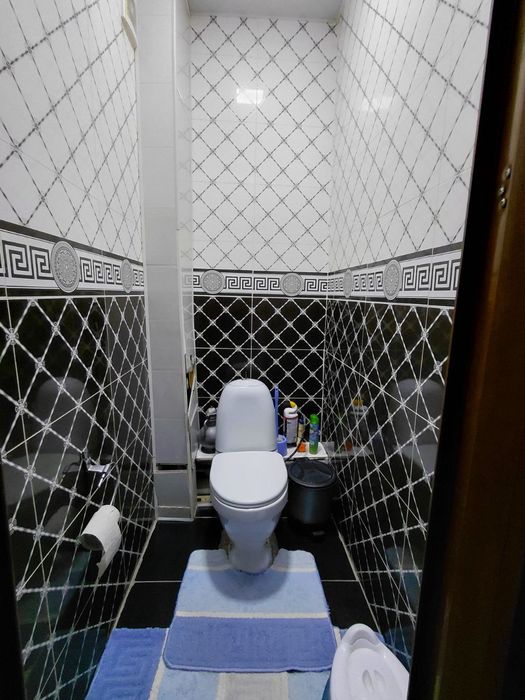 Продаётся 5 комнатная квартира на 3 этаже