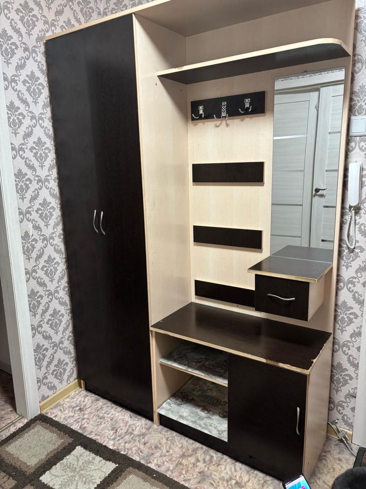 Продам шкаф в прихожую