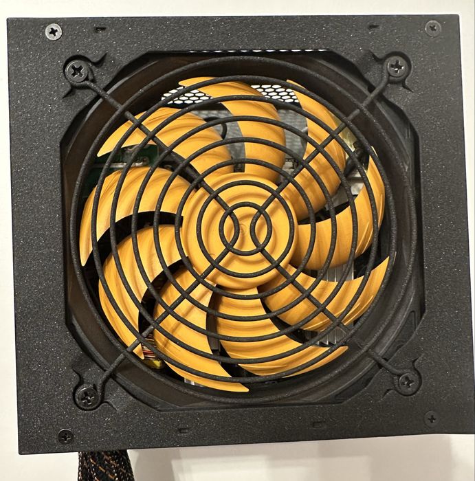 Sursa nJoy Ayrus 450W 80PLUS