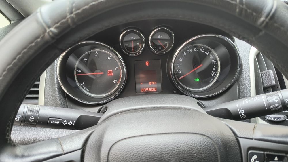 Opel Astra j 2010