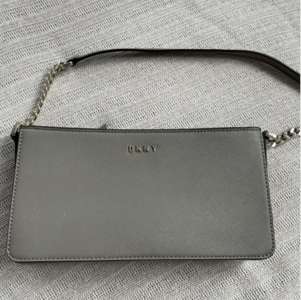 Оригинална дамска чанта DKNY естествена кожа