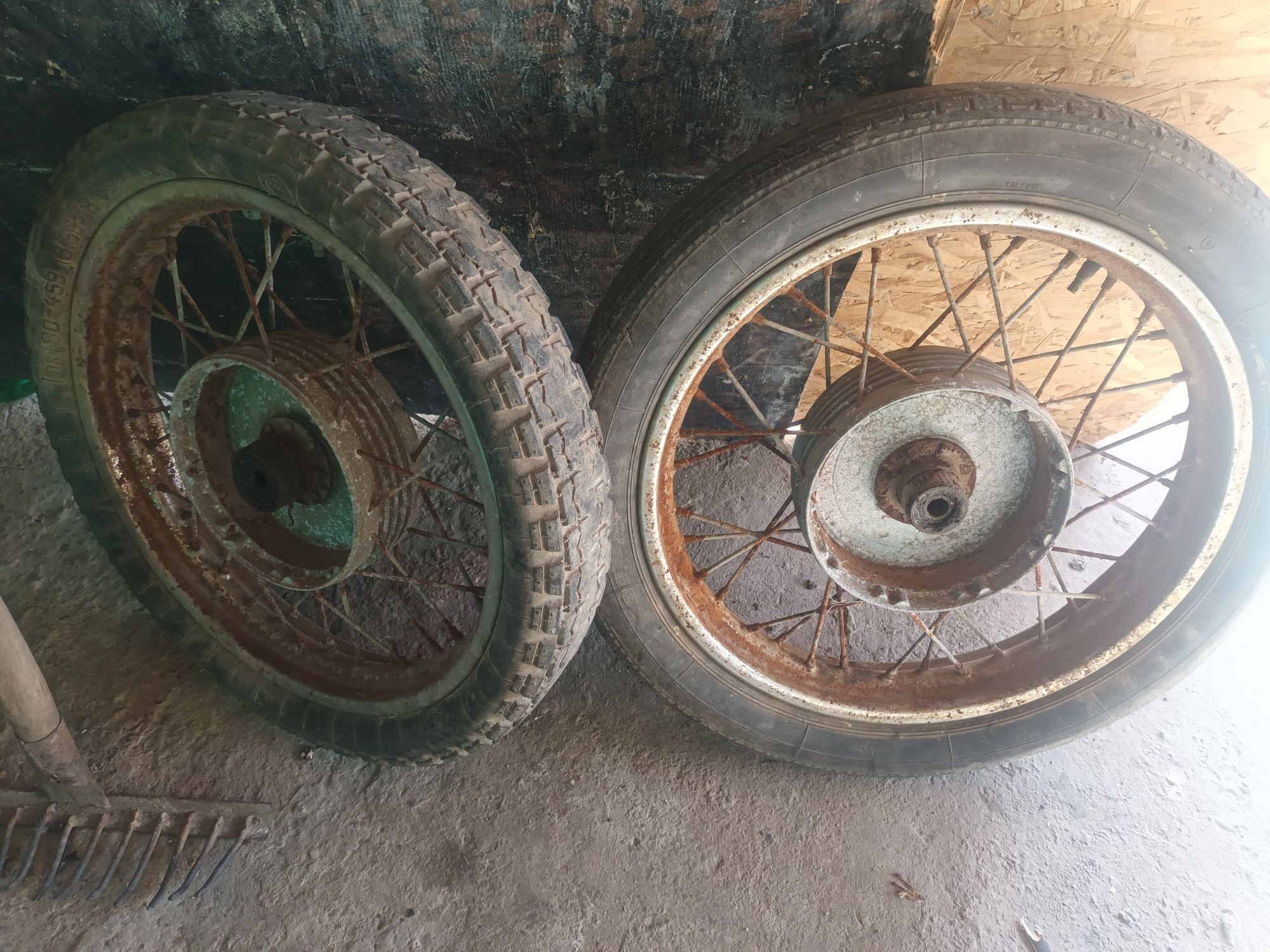Две джанти с гумите за мотор