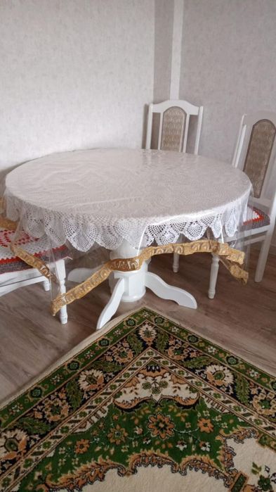 Продам.    Стол.