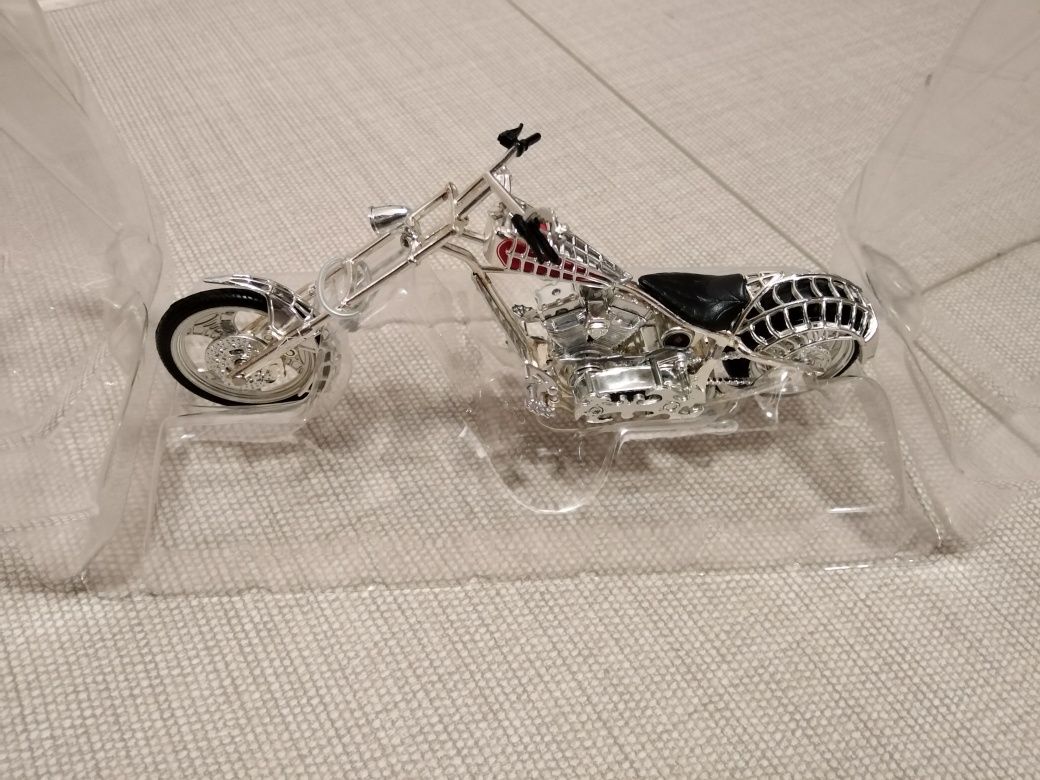 2005 Orange County Choppers [American Chopper] - Black Widow 1:18