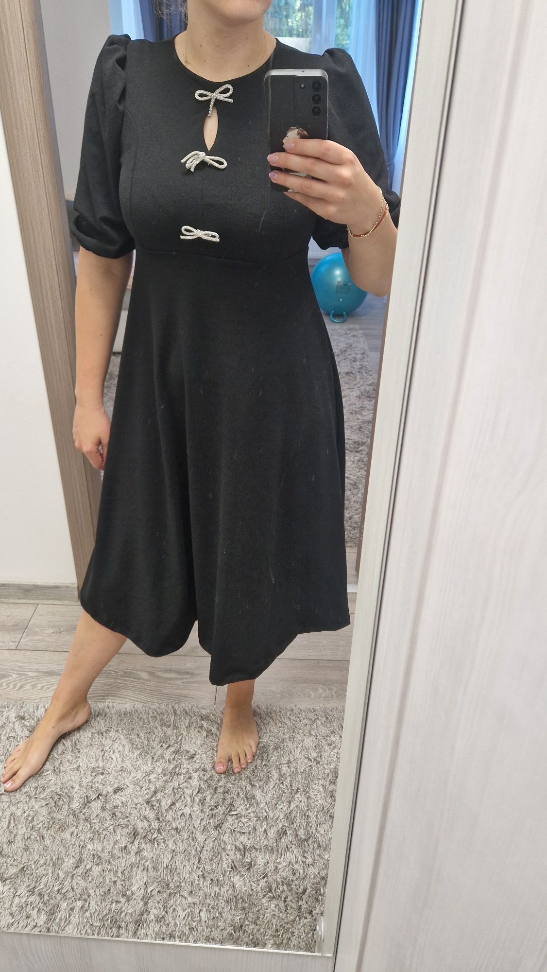Rochie neagra noua