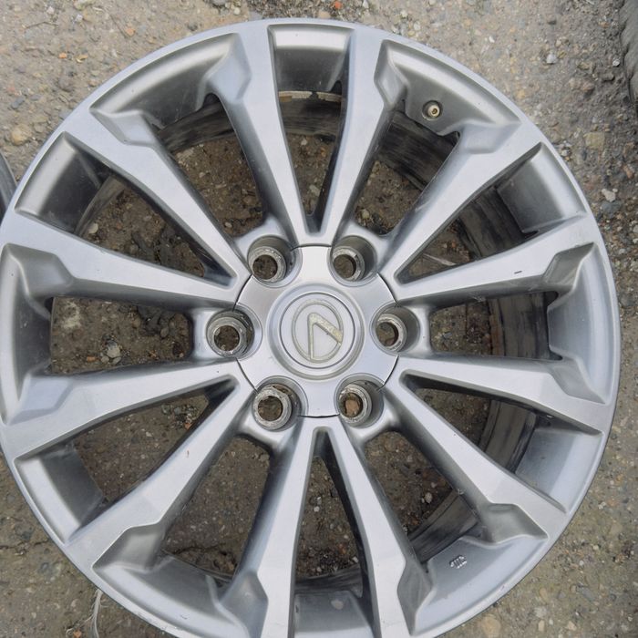 Продаются литые диски в хорошем состоянии r-18