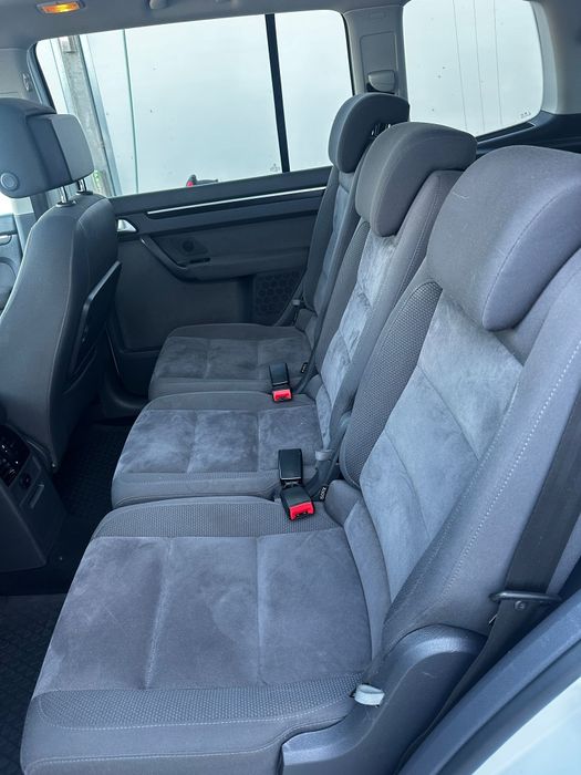 Vand Vw Touran 7 locuri