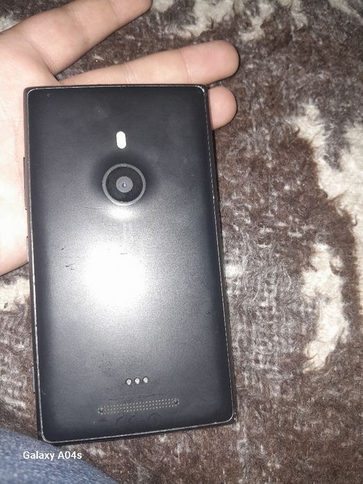 Vând telefoane mobile unul nou și altul mai vechi perfect funcționale.