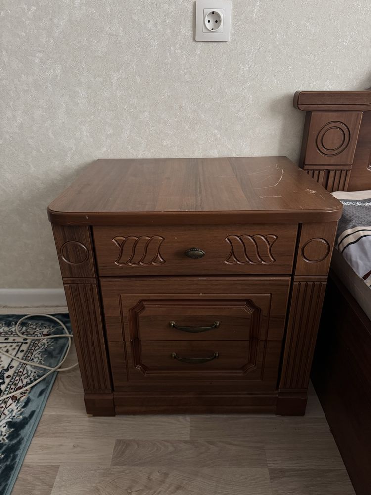 Кровать с тумбочками